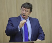 Ademir Debortoli pede redutores de velocidade em duas avenidas de grande fluxo