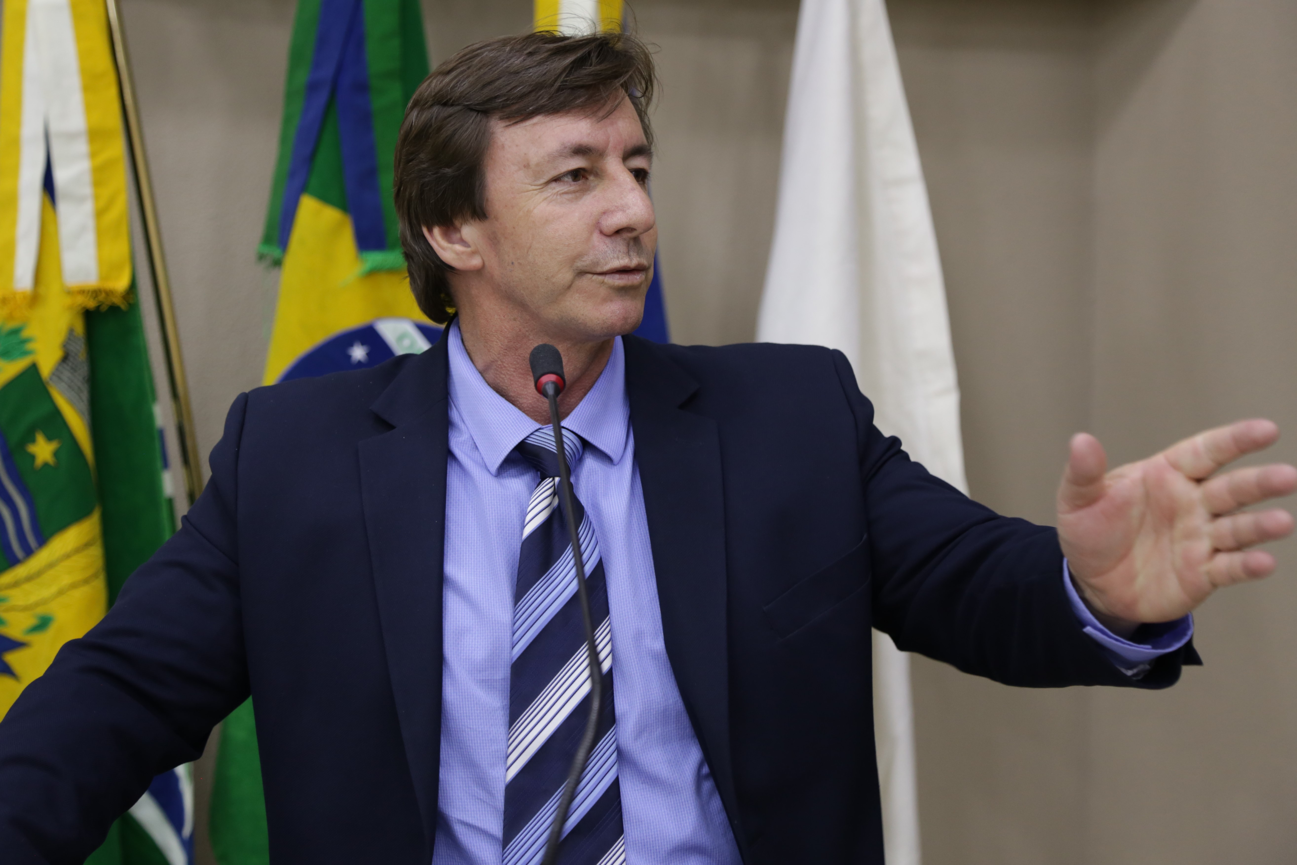Ademir Debortoli reivindica redutores de velocidade para avenida
