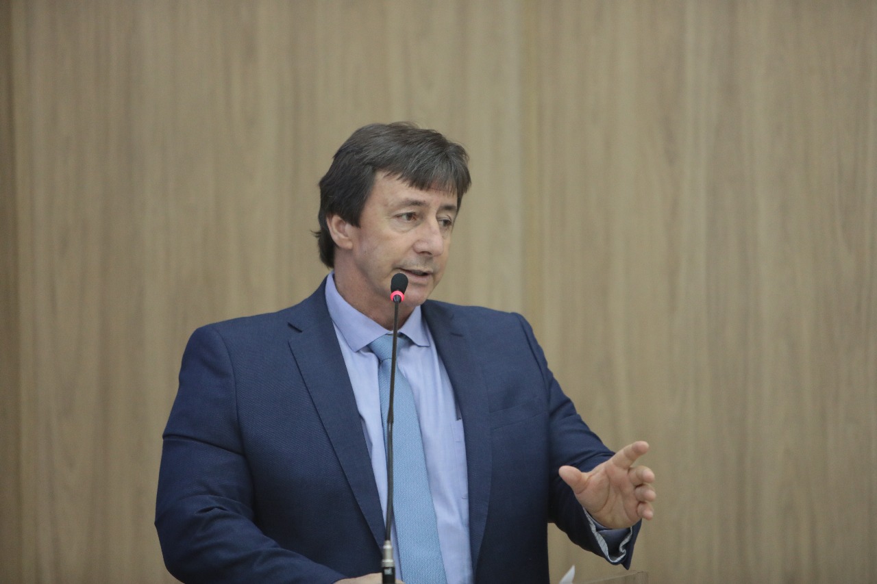 Ademir Debortoli solicita ações para o trânsito e regularização predial em Sinop