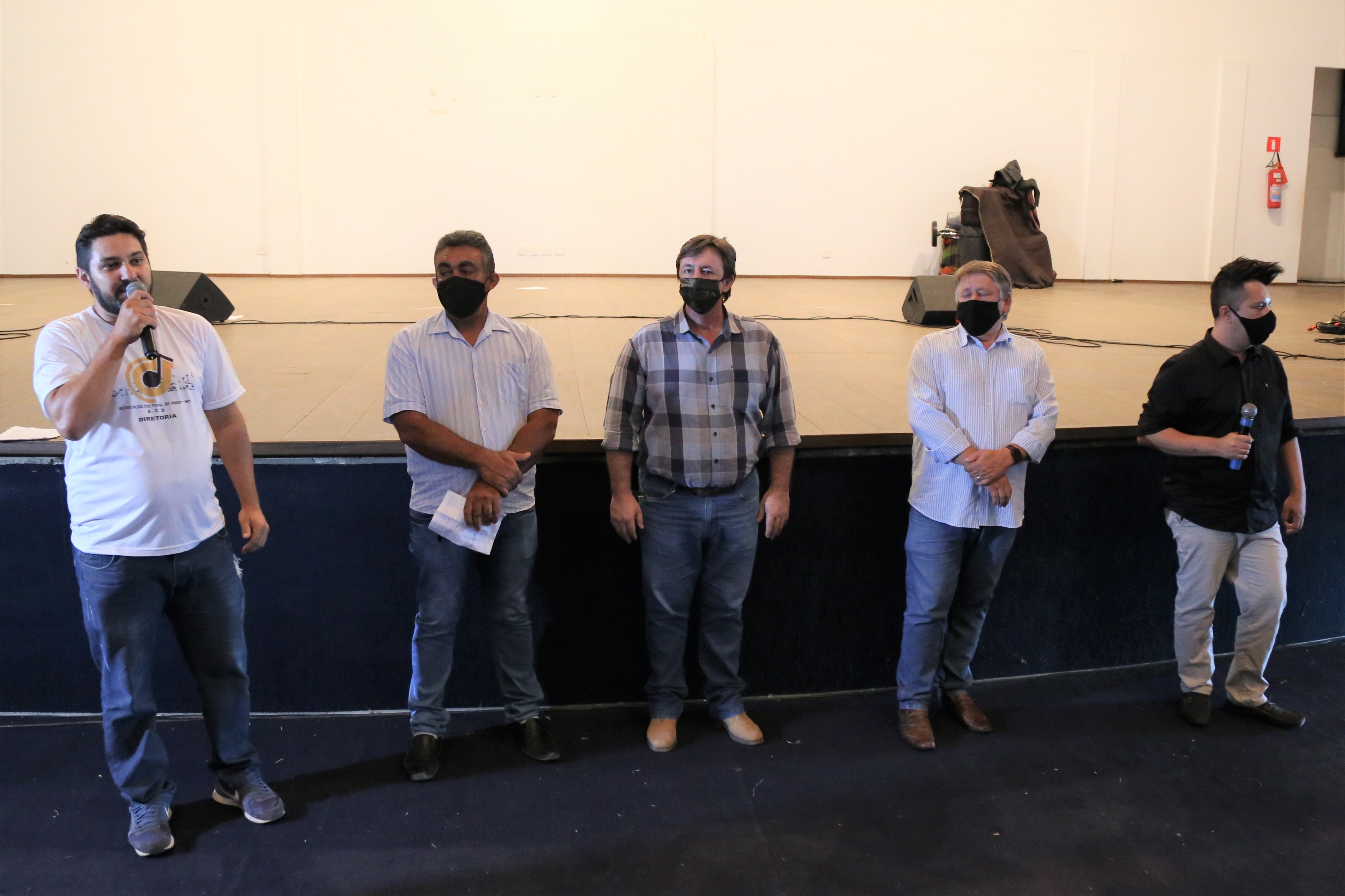 Após reunião com artistas, Câmara se compromete a transferir R$ 450 mil de auxílio