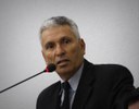 Carlão pede construção de calçada ao lado do Cras e melhorias na sinalização Carlão pede construção de calçada ao lado do Cras e melhorias na sinalização