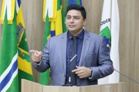 Célio sugere criação de programa para distribuição de óculos