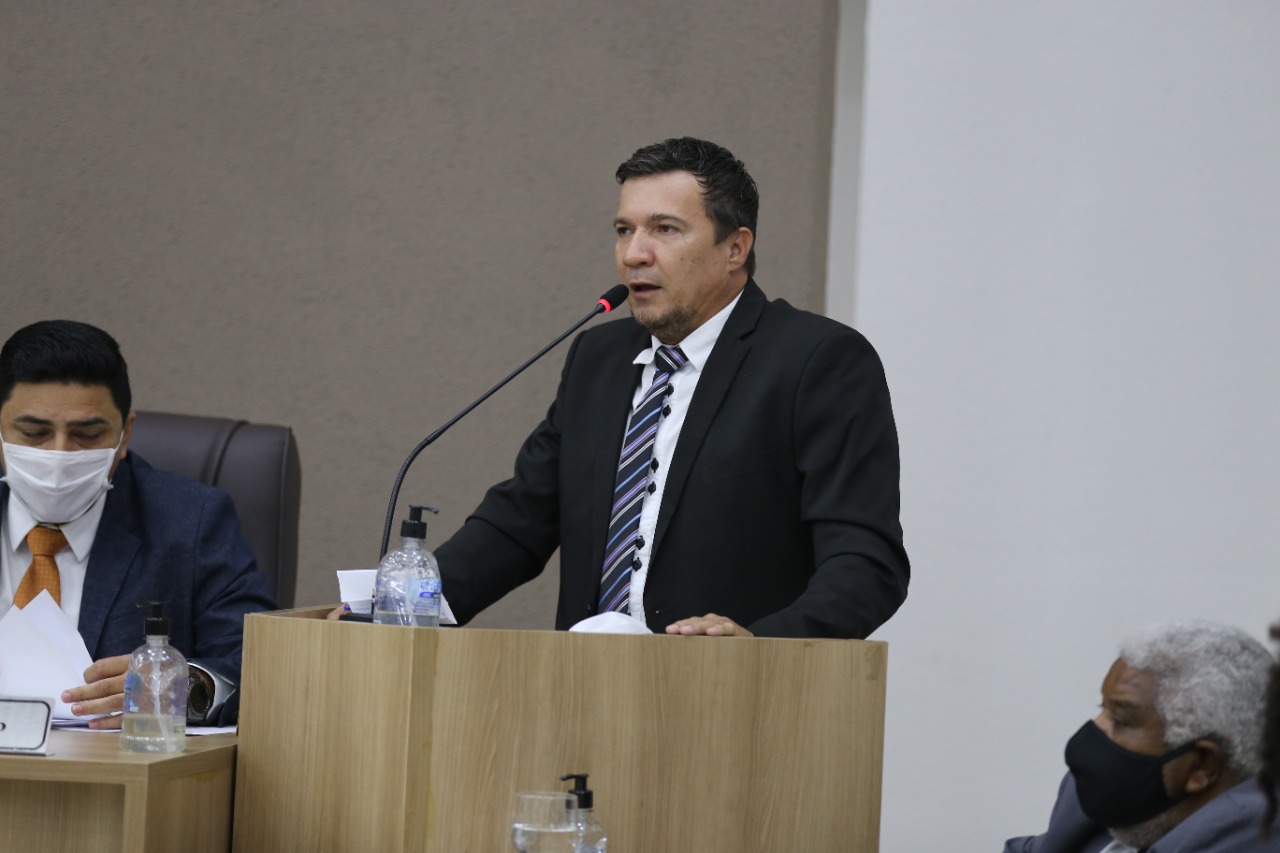 Celsinho cobra demandas das pastas de Obras e Trânsito