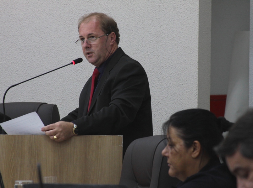 Chitolina solicita água tratada para moradores da Chácara Planalto