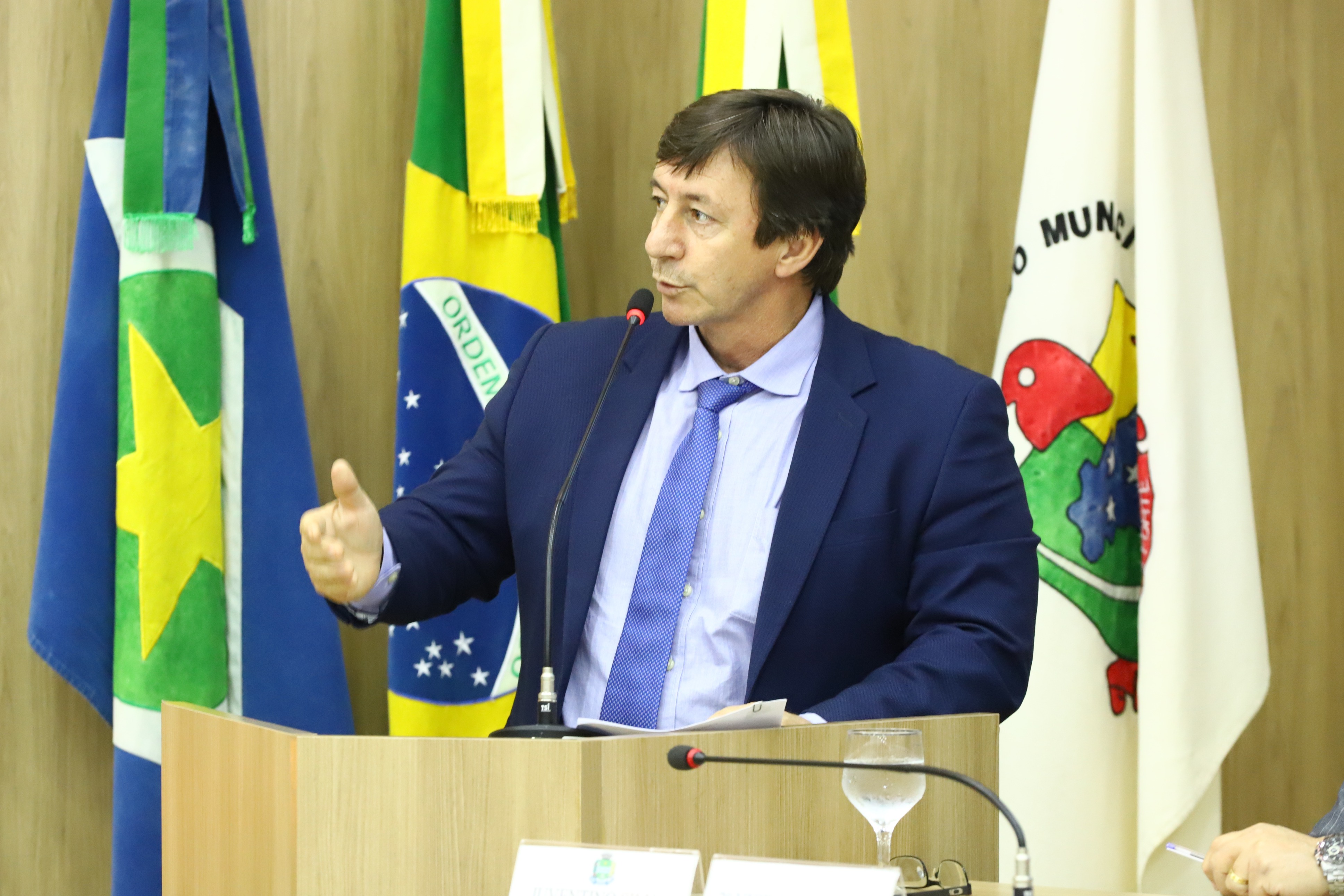 Debortoli pede pulverização de fumacê nos bairros de Sinop