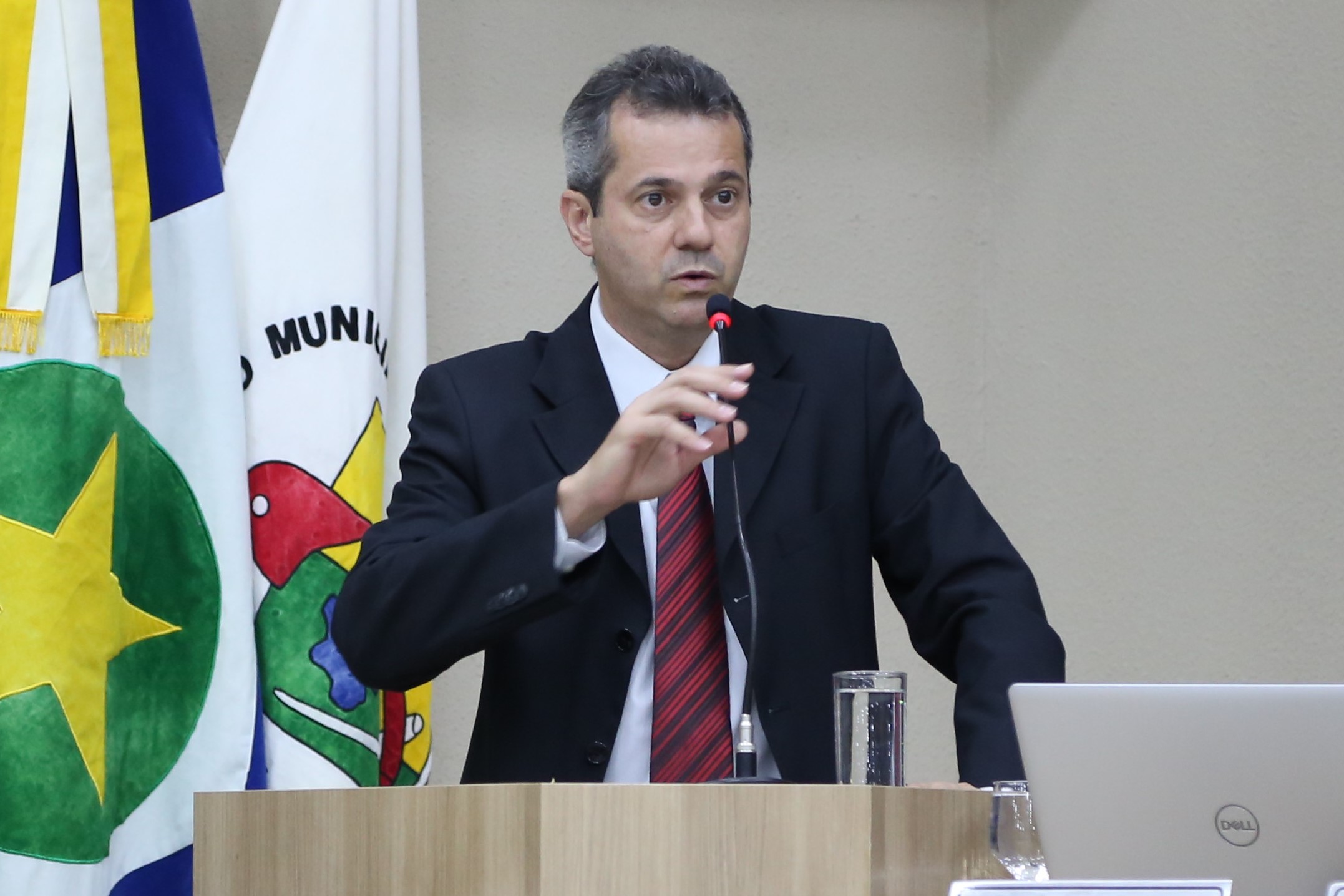 Dilmair pede cadeiras adequadas para pacientes da UPA