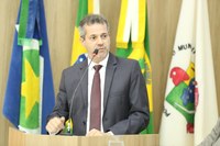 Dilmair pede informações sobre revitalização da avenida Júlio Campos