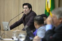 Dr. Marcos Vinícius solicita operação tapa-buracos para ruas em bairros de Sinop