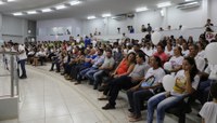 Famílias vítimas da violência no trânsito entregam documento com reivindicações a vereadores