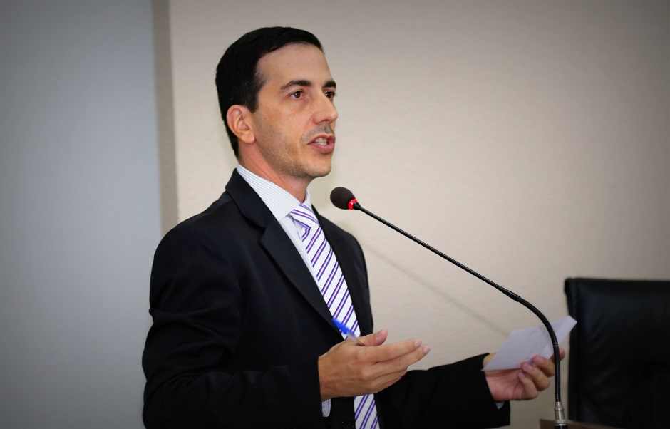 Fernando Assunção defende que praças esportivas sejam equipadas em Sinop