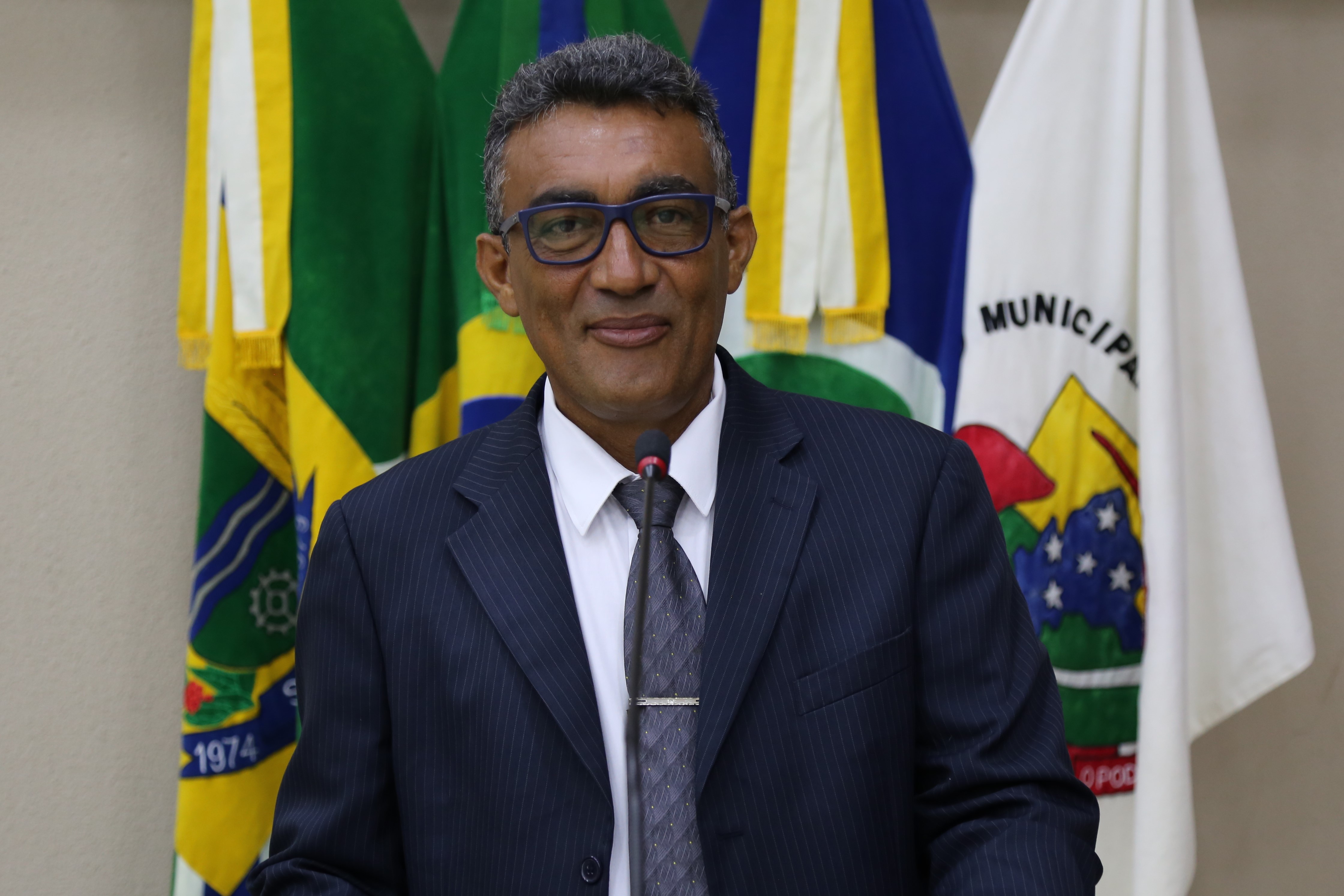 Guida requer limpeza na Avenida André Maggi
