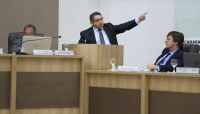 Hedvaldo cobra reparos emergências em infraestrutura