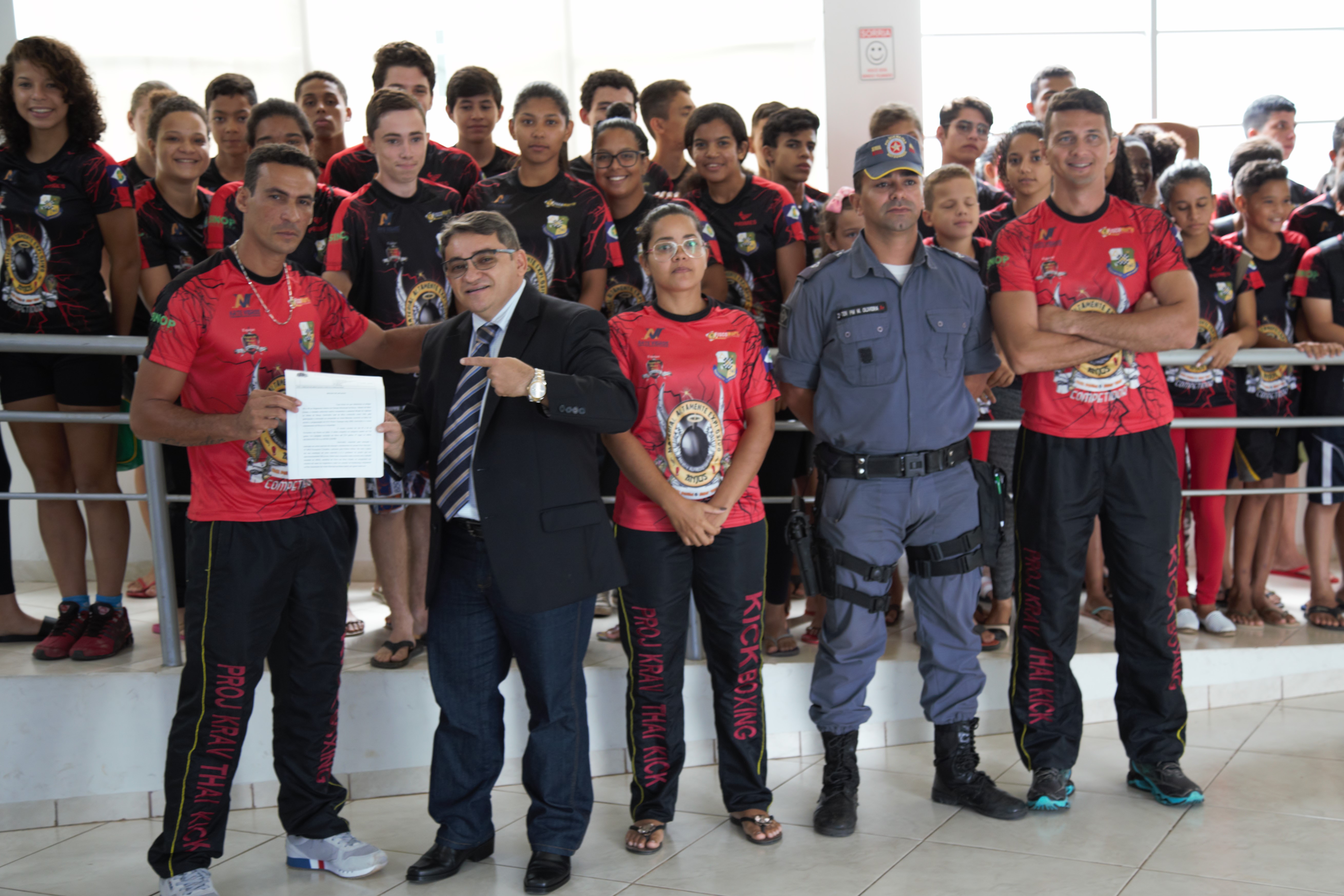 Hedvaldo Costa homenageia lutador com Moção de Aplauso