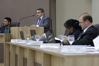 Hedvaldo Costa homenageia padre com título de cidadão 