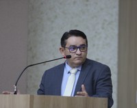 Hedvaldo Costa homenageia personalidades e cobra melhorias em bairros de Sinop