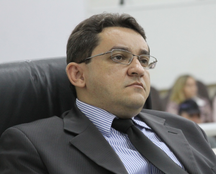 Hedvaldo quer criar adoção de escolas