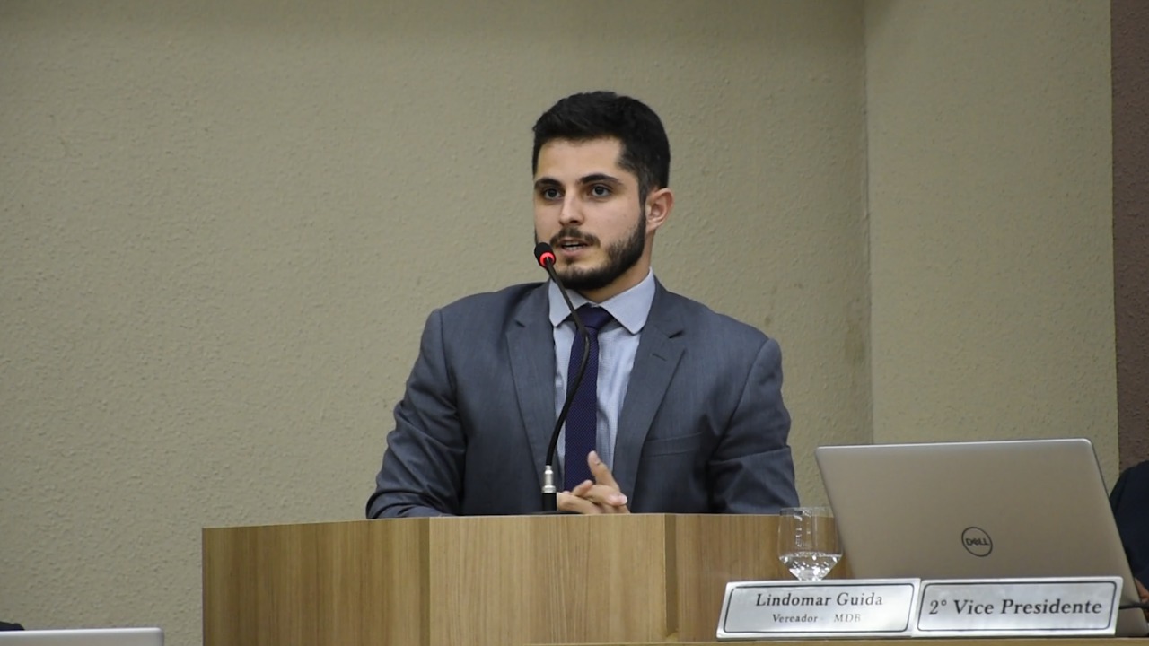 Ícaro pede informações do contrato firmado entre Executivo e Águas de Sinop