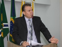 Vereador Betão solicita ao executivo troca de lâmpadas na avenida Alexandre Ferronato