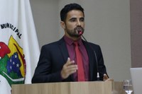 Joaninha pede uniformes para alunos e professores de escolinhas esportivas