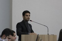 Joaninha solicita urbanização da P6 e reparos em quadra esportiva do Vila Mariana