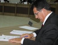 Júlio Dias pede recapeamento de rotatória nas avenidas Sibipirunas com Jatobás