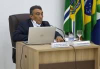 Lindomar Guida solicita repintura em postes do Boa Esperança