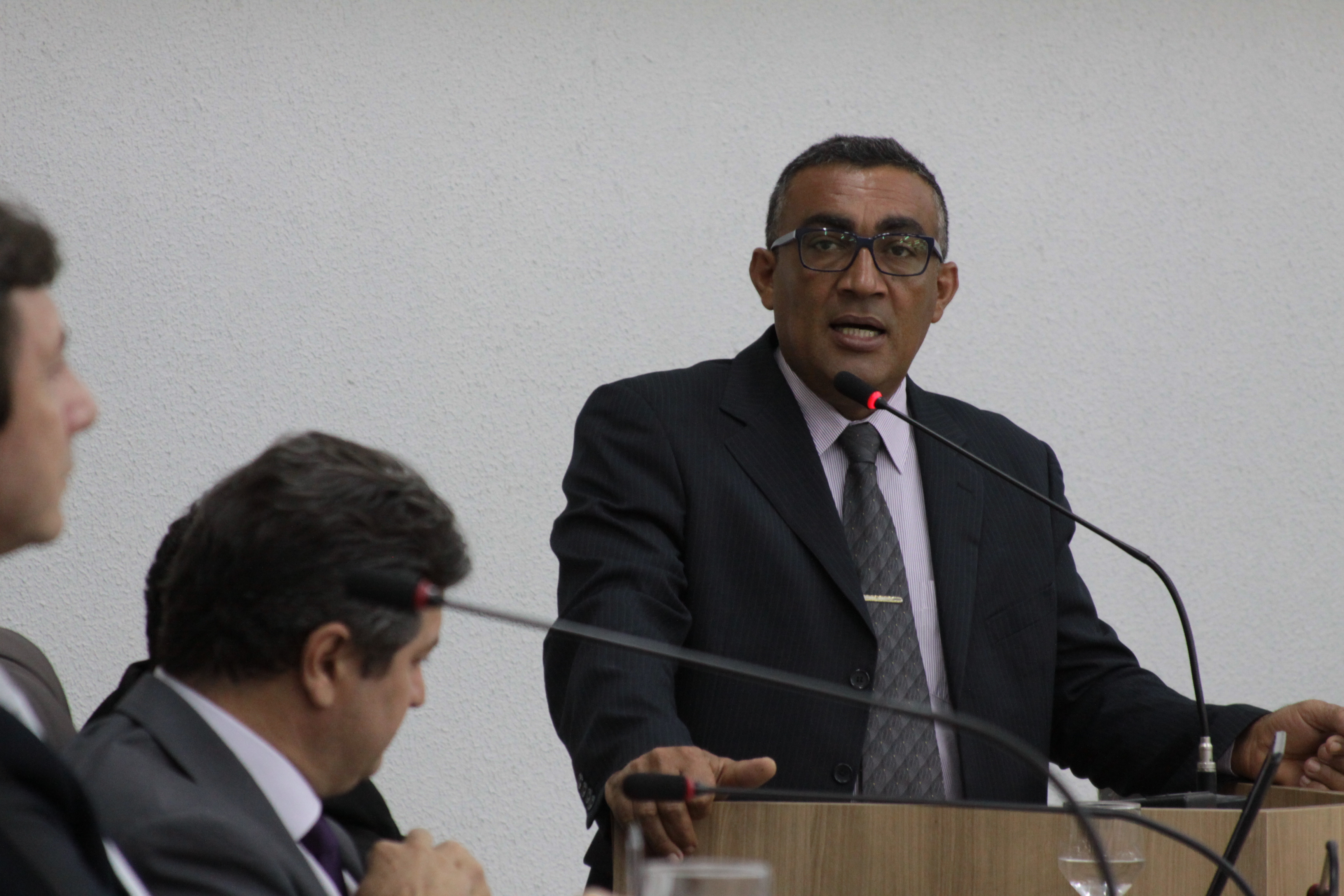 Lindomar propõe equipamento para melhorar segurança e agilizar limpeza de bueiros