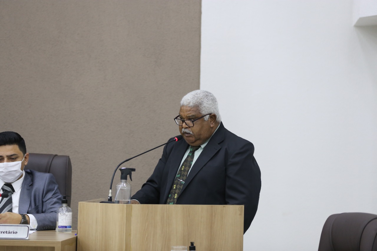 Lucinei solicita pavimentação nas Chácaras Maria Carolina I