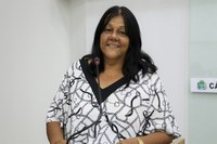 Maria José quer criação de campanha para proteção vocal de professores
