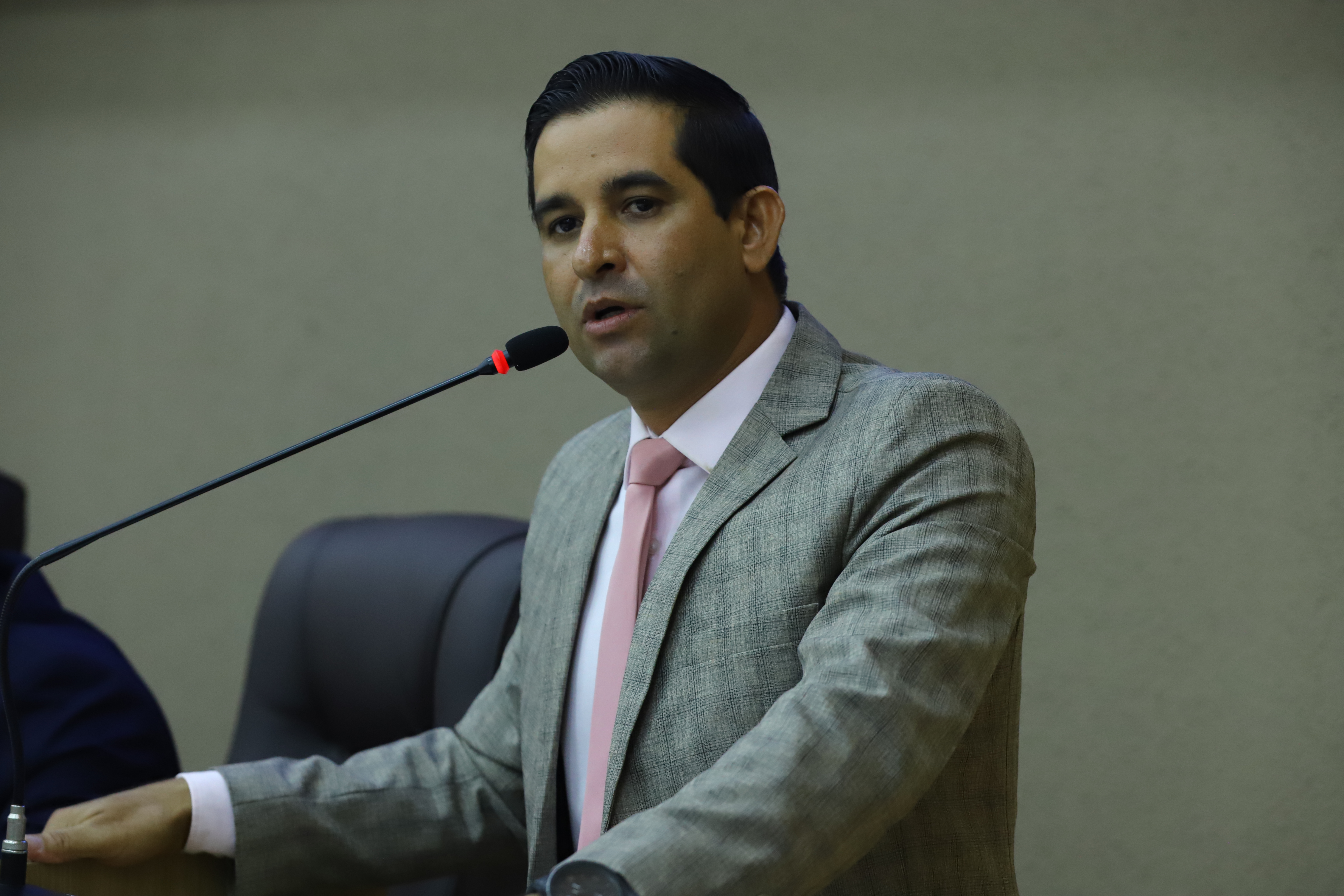 Moisés solicita instalação de câmeras em creches e escolas