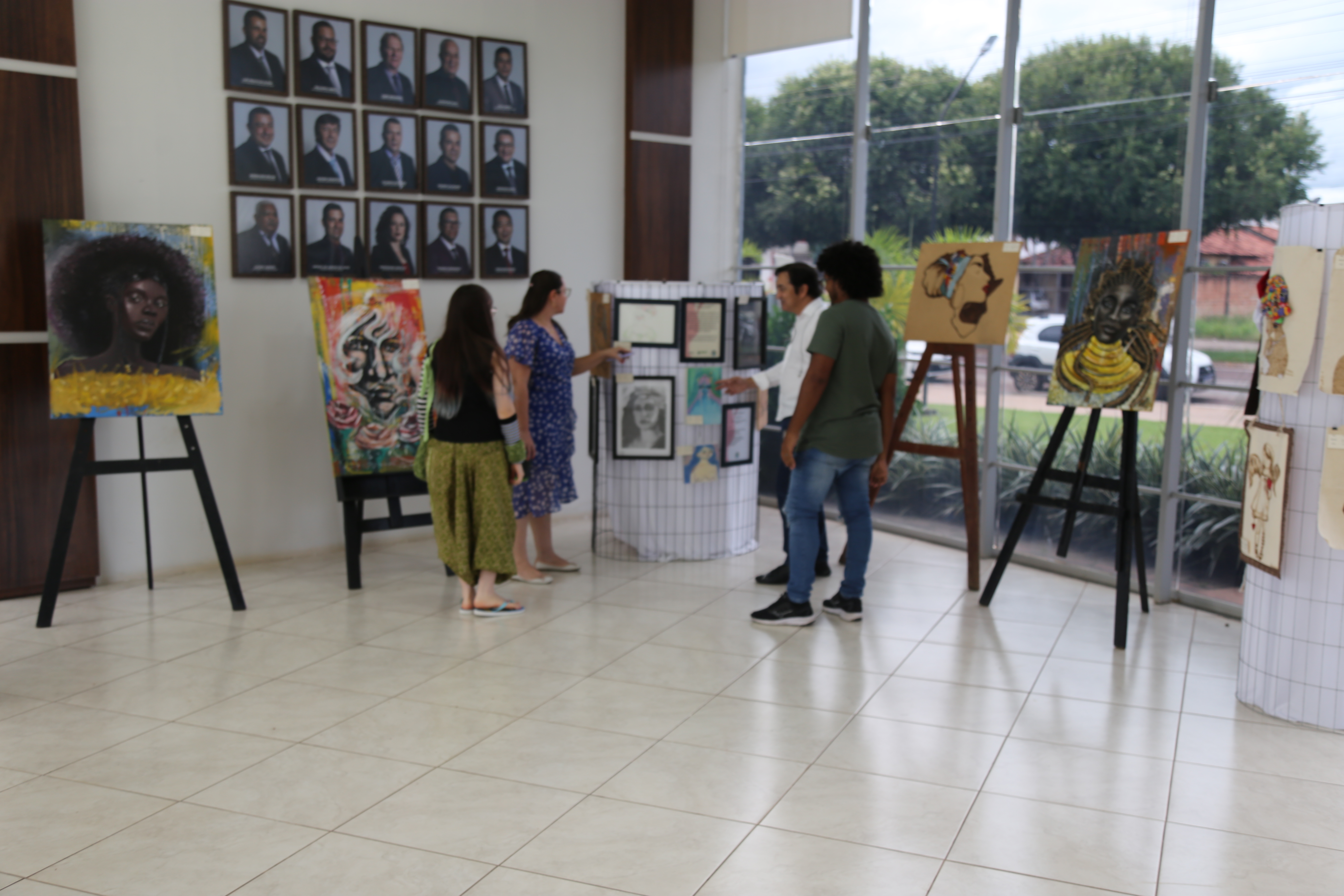 Mulher e Pluralidade: Câmara recebe exposição de obras em alusão ao mês da Mulher