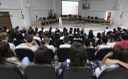 Palestra sobre drogas atrai 200 adolescentes à sessão da Câmara Mirim