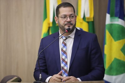 Paulinho apresenta Projeto de Lei para Igualdade Salarial e solicita praça pública no bairro Vitória Régia