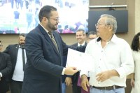 Paulinho homenageia servidor Hitomi Takagi e propõe melhorias na ciclovia da André Maggi