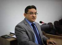 Hedvaldo sugere construção de biblioteca municipal na praça Plínio Calegaro