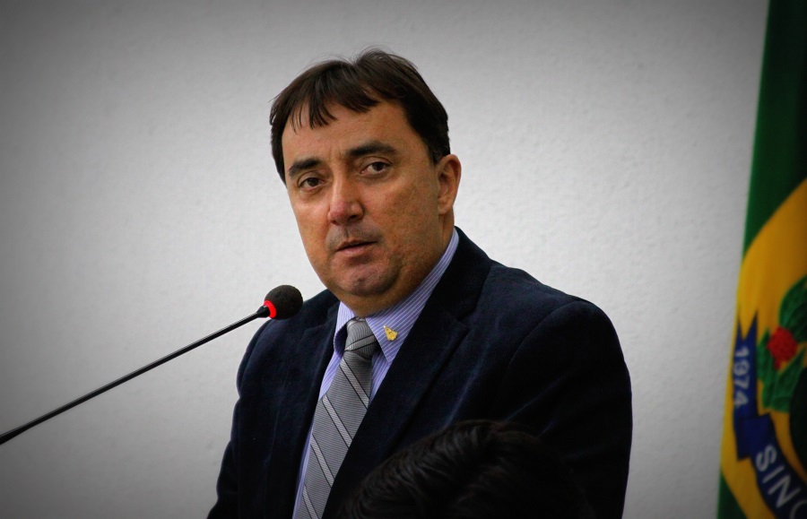 Professor Wollgran solicita medidas de segurança em avenidas   