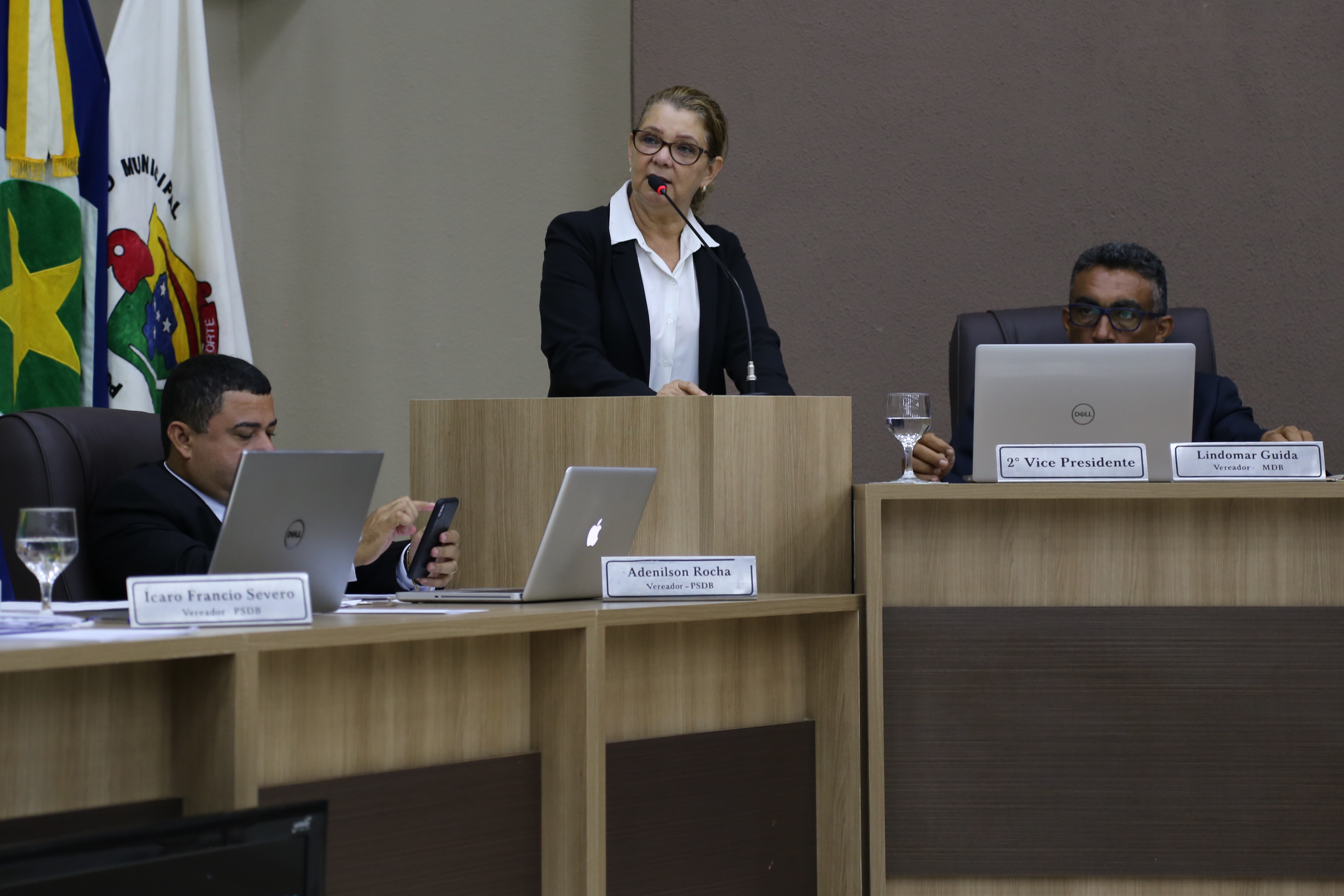 Professora Branca pede academia ao ar livre em praça