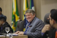 Remídio Kuntz cobra redutor de velocidade na Avenida dos Ingás