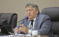 Remídio Kuntz solicita melhorias em rotatória e iluminação na UPA sinopense