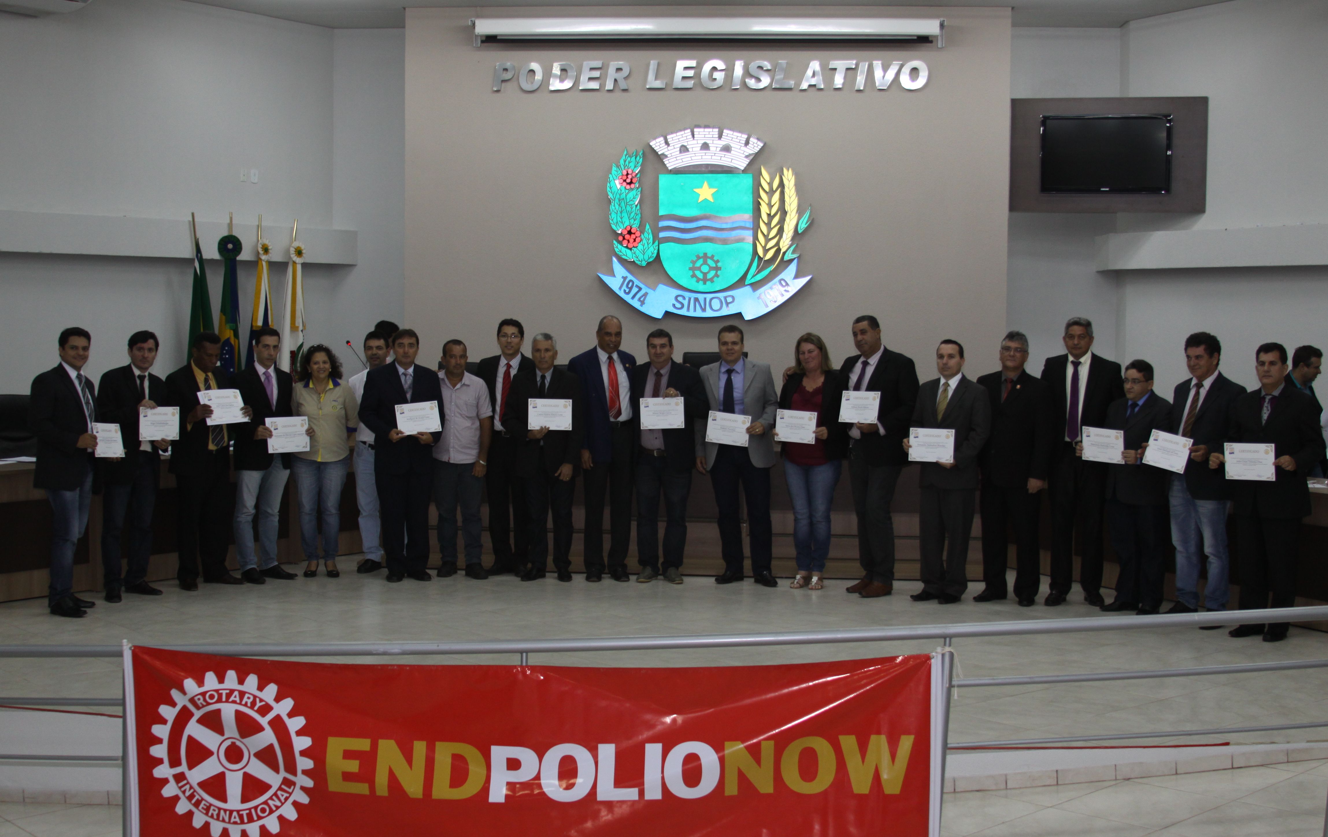 Representantes do Rotary falam na tribuna sobre ações do clube em Sinop