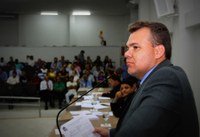 Roberto Trevisan cobra manutenção de quadras esportivas em praça no centro