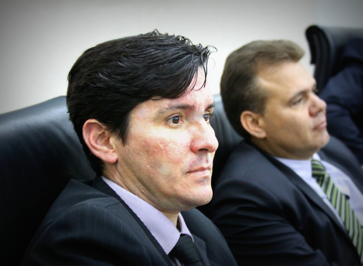 Roger pede ao executivo a implantação de estacionamento na praça p-23