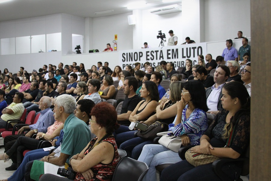 Sessão é marcada por manifesto pedindo segurança e combate a criminalidade 