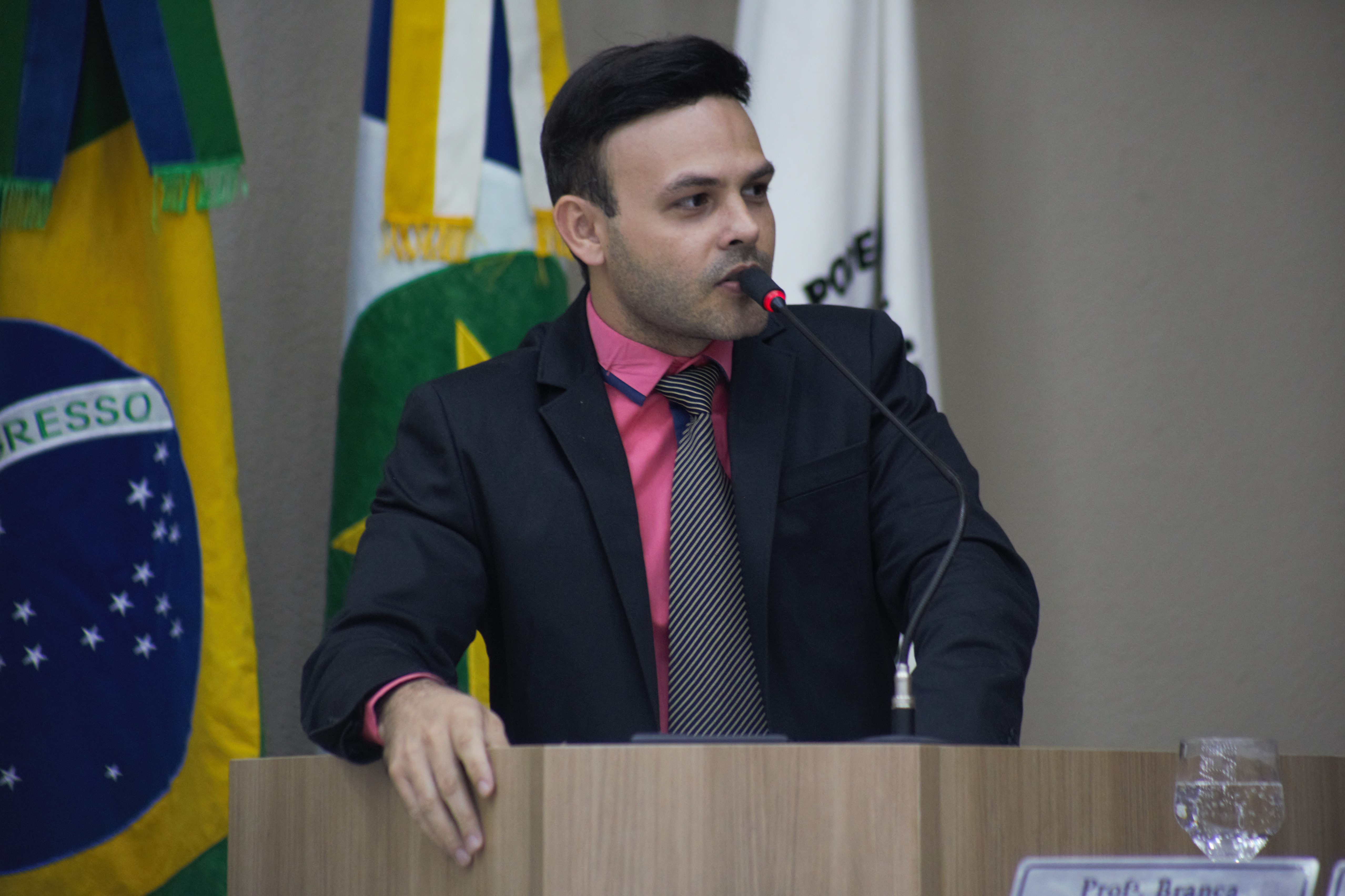 Thiago Rodrigues concede moção de aplauso a policiais