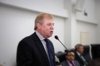 Ticha solicita construção de redutores de velocidade na avenida dos Jequitibás