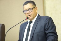 Toninho cobra manutenção em equipamentos de academia pública
