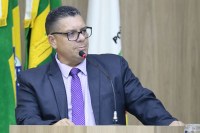 Toninho encaminha demandas para Obras