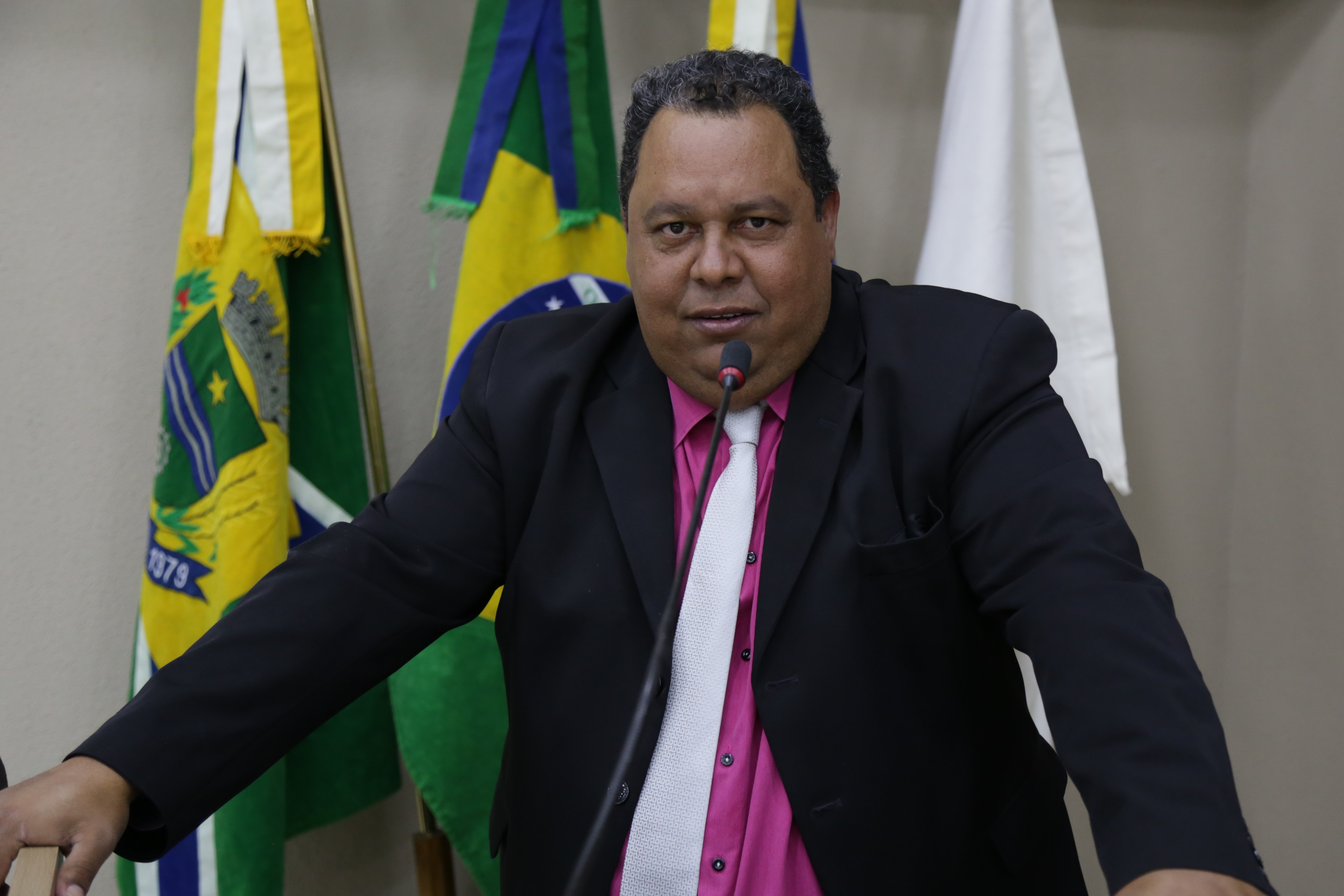 Tony Lennon homenageia projeto social da igreja São Cristóvão