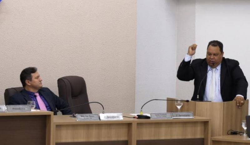 Tony Lennon pede patrolamento e caçambas de lixo