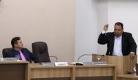Tony Lennon pede patrolamento e caçambas de lixo